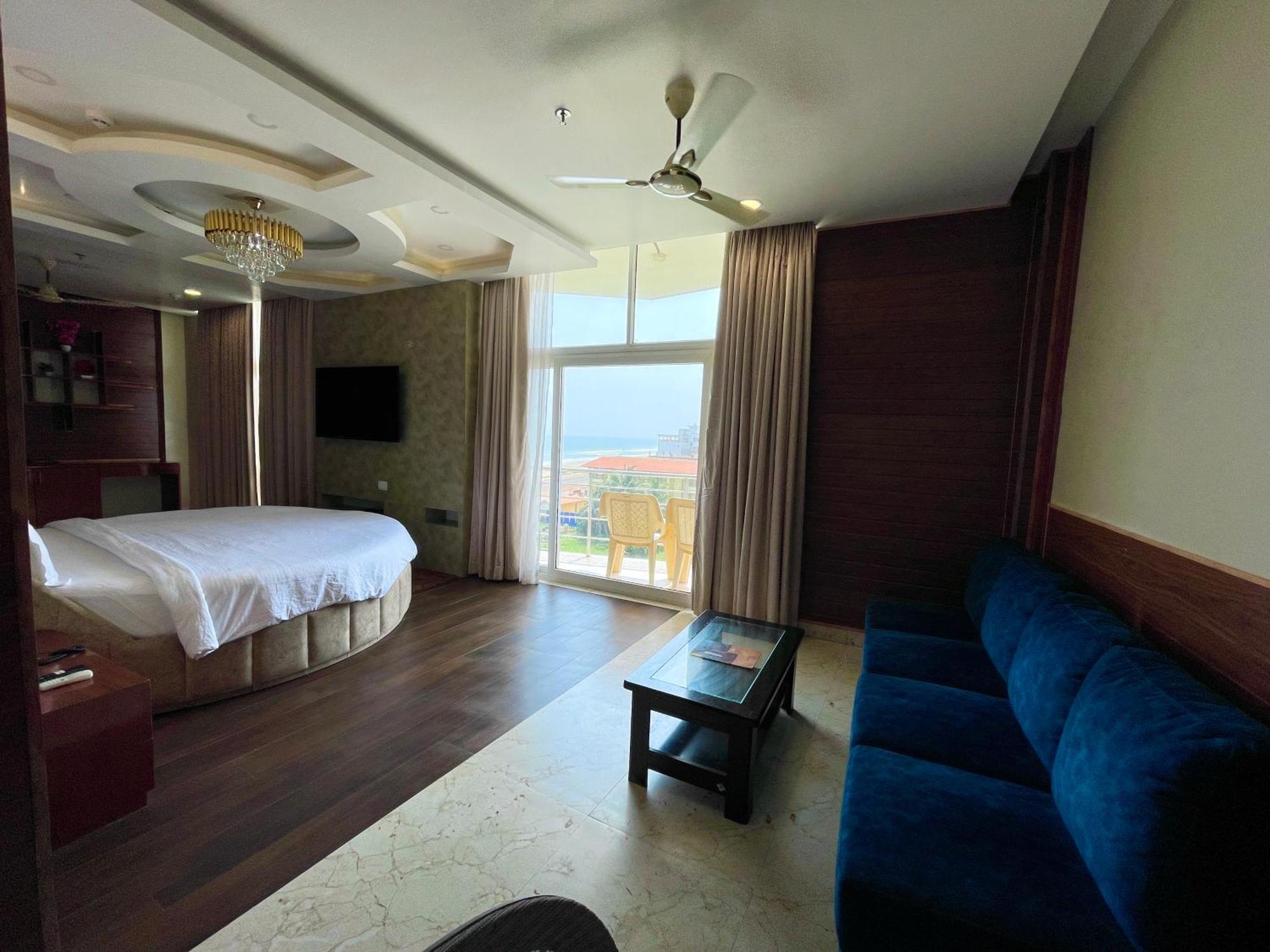 Hotel Tbs ! Puri All-Rooms-Sea View Fully-Air-Conditioned-Hotel With-Lift-And-Parking-Facility Breakfast-Included Bagian luar foto